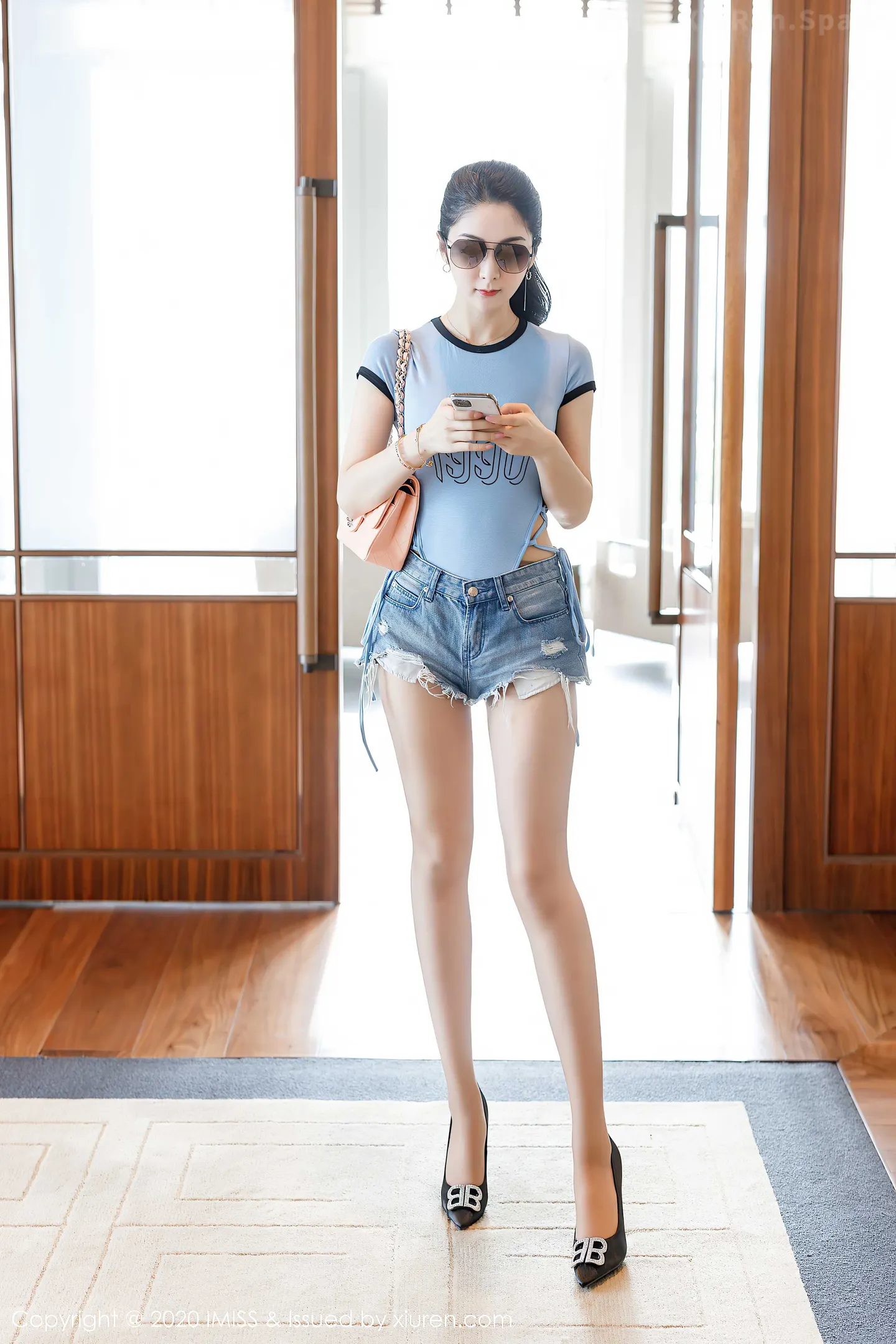 图片[6]-[IMISS爱蜜社]Vol.489 嫩模Angela小热巴脱牛仔裤露高叉连体衣肉丝裤袜诱惑写真108P-秀人网官方网站